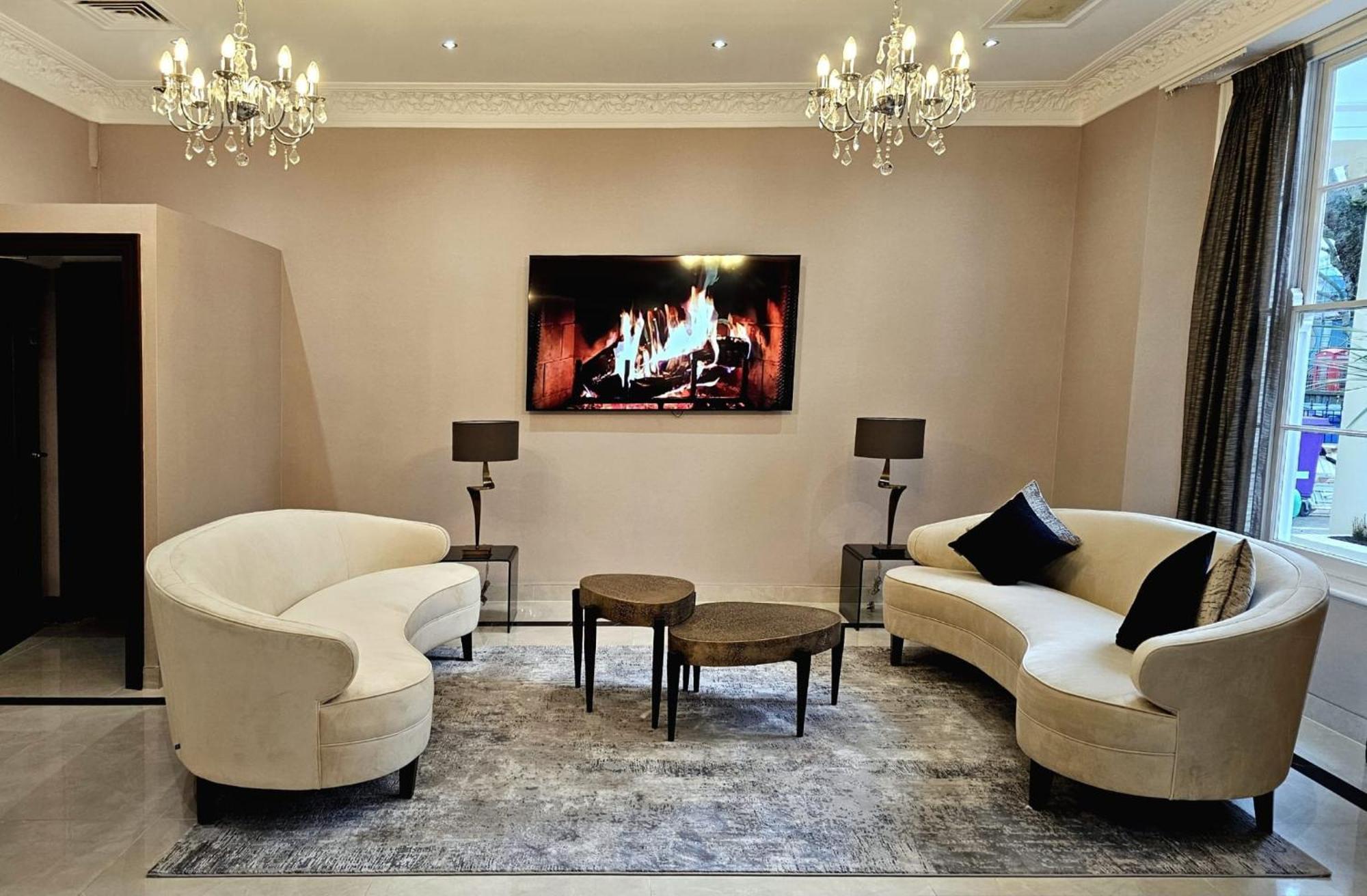 Hyde Park International Hotel London Exterior photo